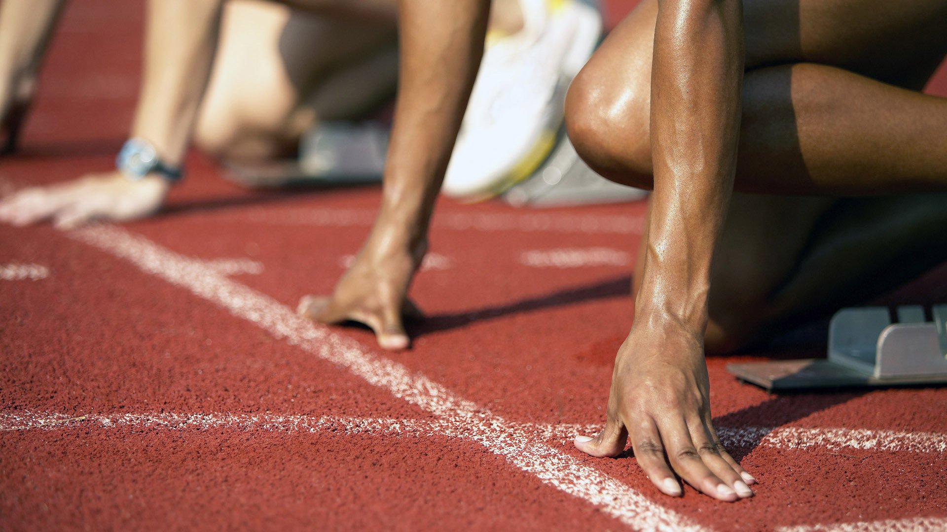 逆境中绽放：那些在危机中迎难而上的球员，面对危机挺身而出