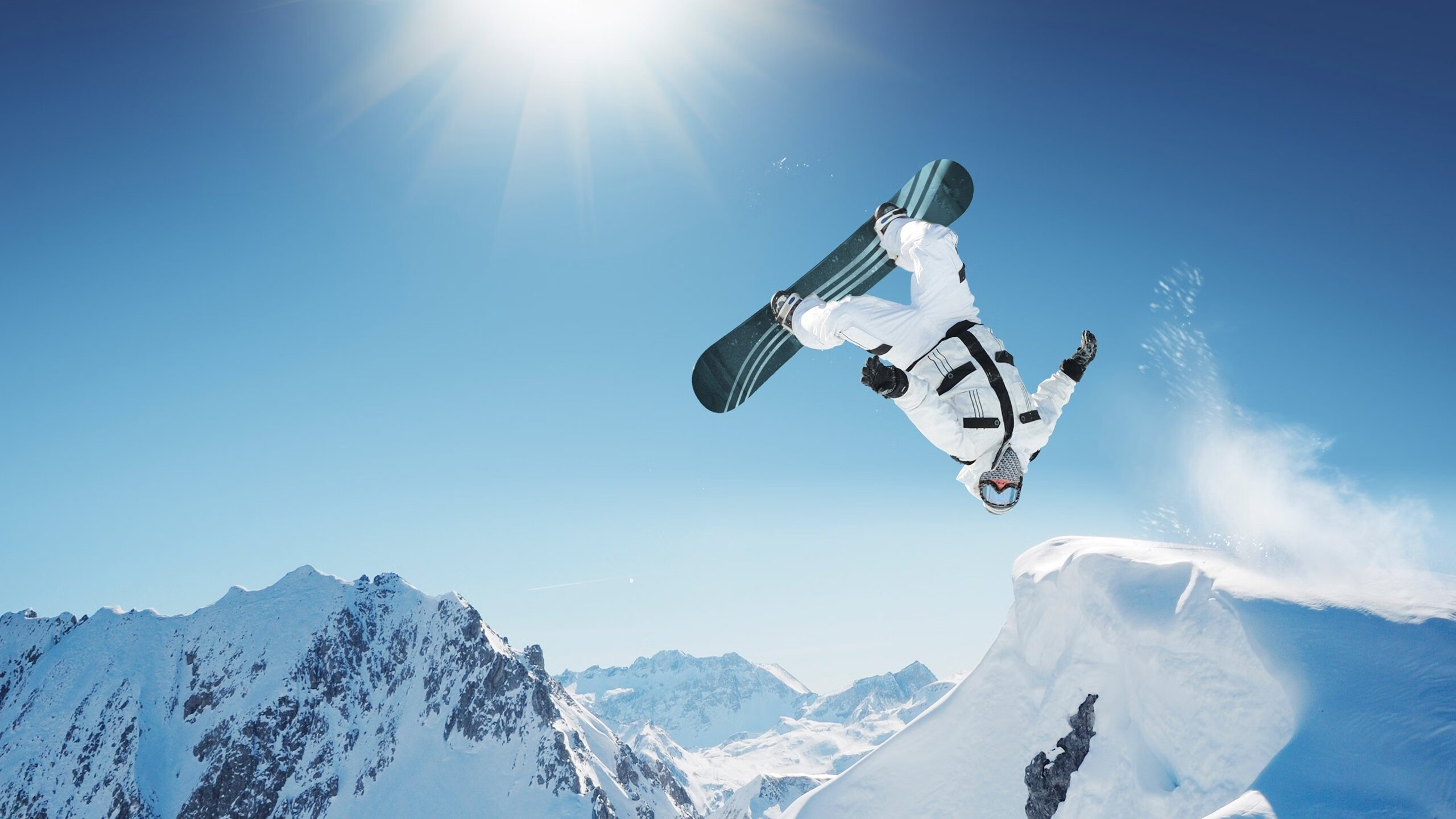 麦金托什女子800米自由泳决赛表现稳健,加拿大游泳运动员麦金托什